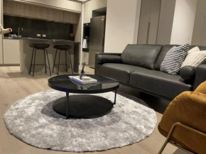 Superior 3 Bedroom Apartment in Melbourne CBD